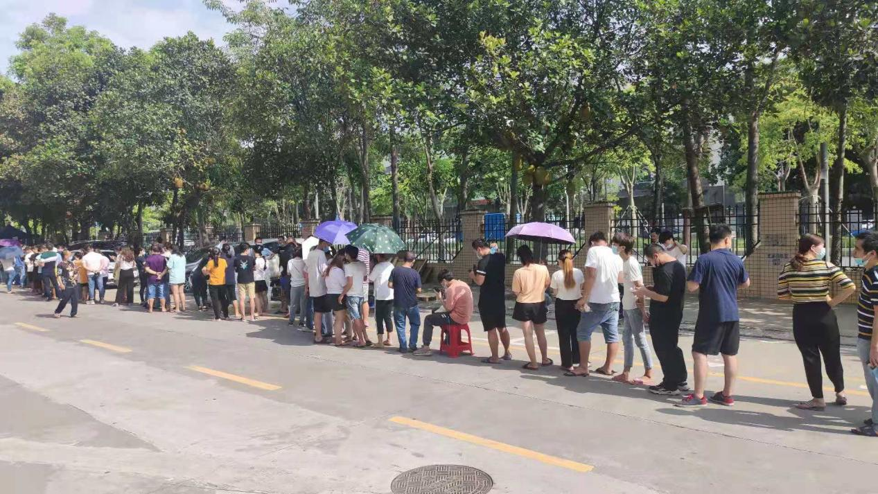 深圳沃飛全體員工在工業(yè)園做核酸檢測